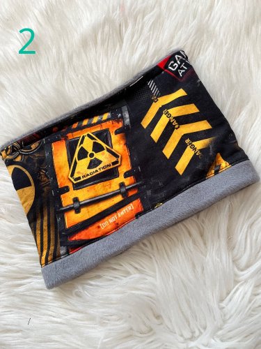 Tmavý nákrčník