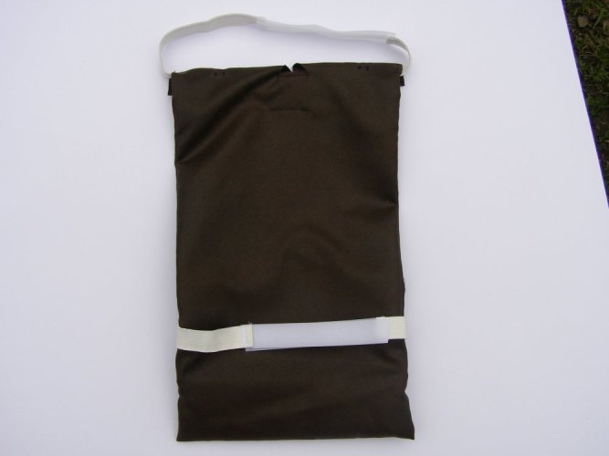 kabelka 1/2l s upevněním na stehno